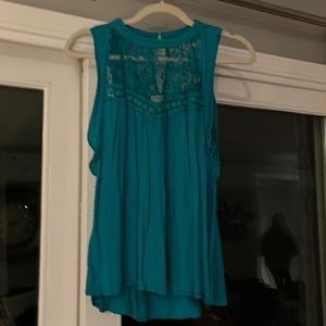 Sleeveless boutique top, turquoise, lace detail
